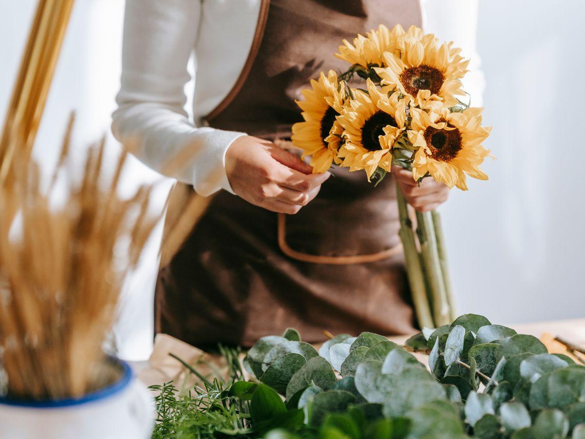 Top 10 Things to Do Before Starting An Online Florist Store